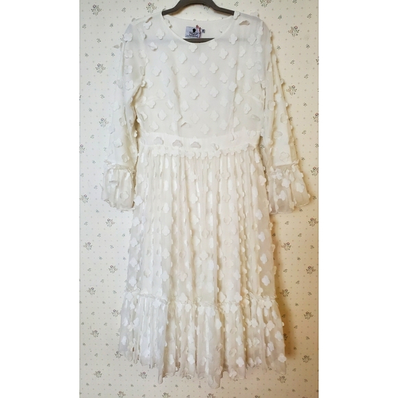 Dainty Jewells Dresses & Skirts - NWT Petals in the Wind Dress